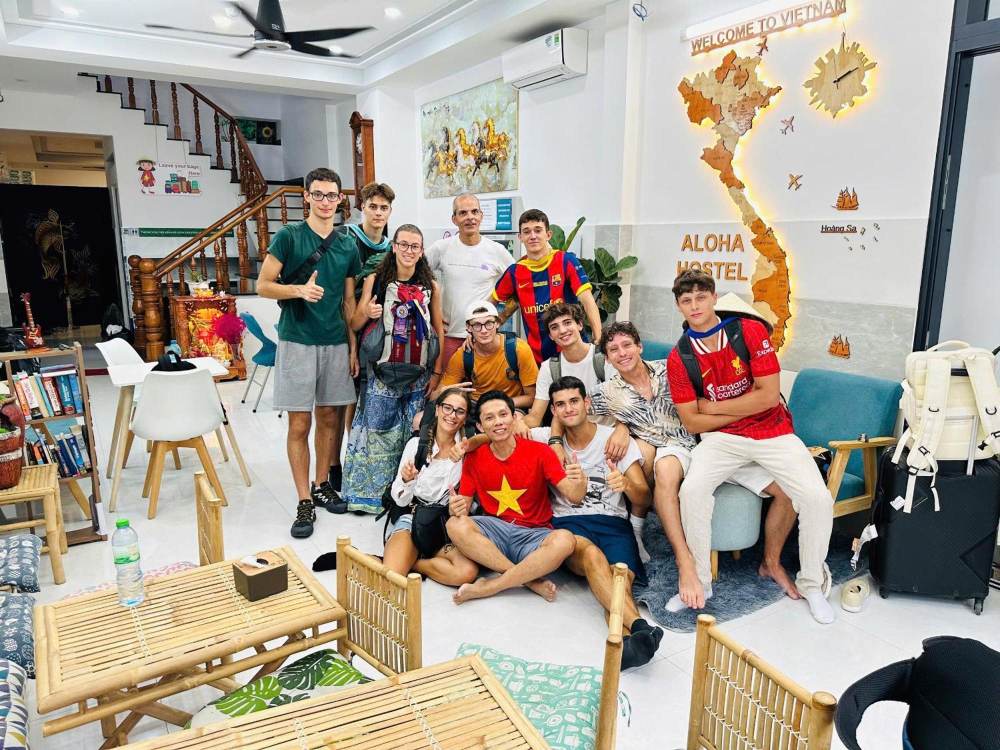 Aloha Saigon Premium Hostel By Local Travel Experts - Newly Opened, Less-Touristy Location, Spacious Rooms, Glass Shower Bathroom, Free Breakfast & Walking Tour โฮจิมินห์ซิตี้ ภายนอก รูปภาพ