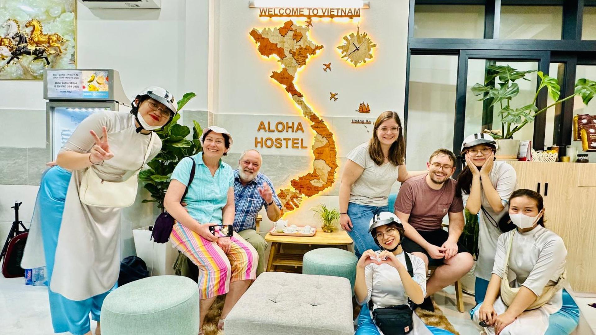 Aloha Saigon Premium Hostel By Local Travel Experts - Newly Opened, Less-Touristy Location, Spacious Rooms, Glass Shower Bathroom, Free Breakfast & Walking Tour โฮจิมินห์ซิตี้ ภายนอก รูปภาพ