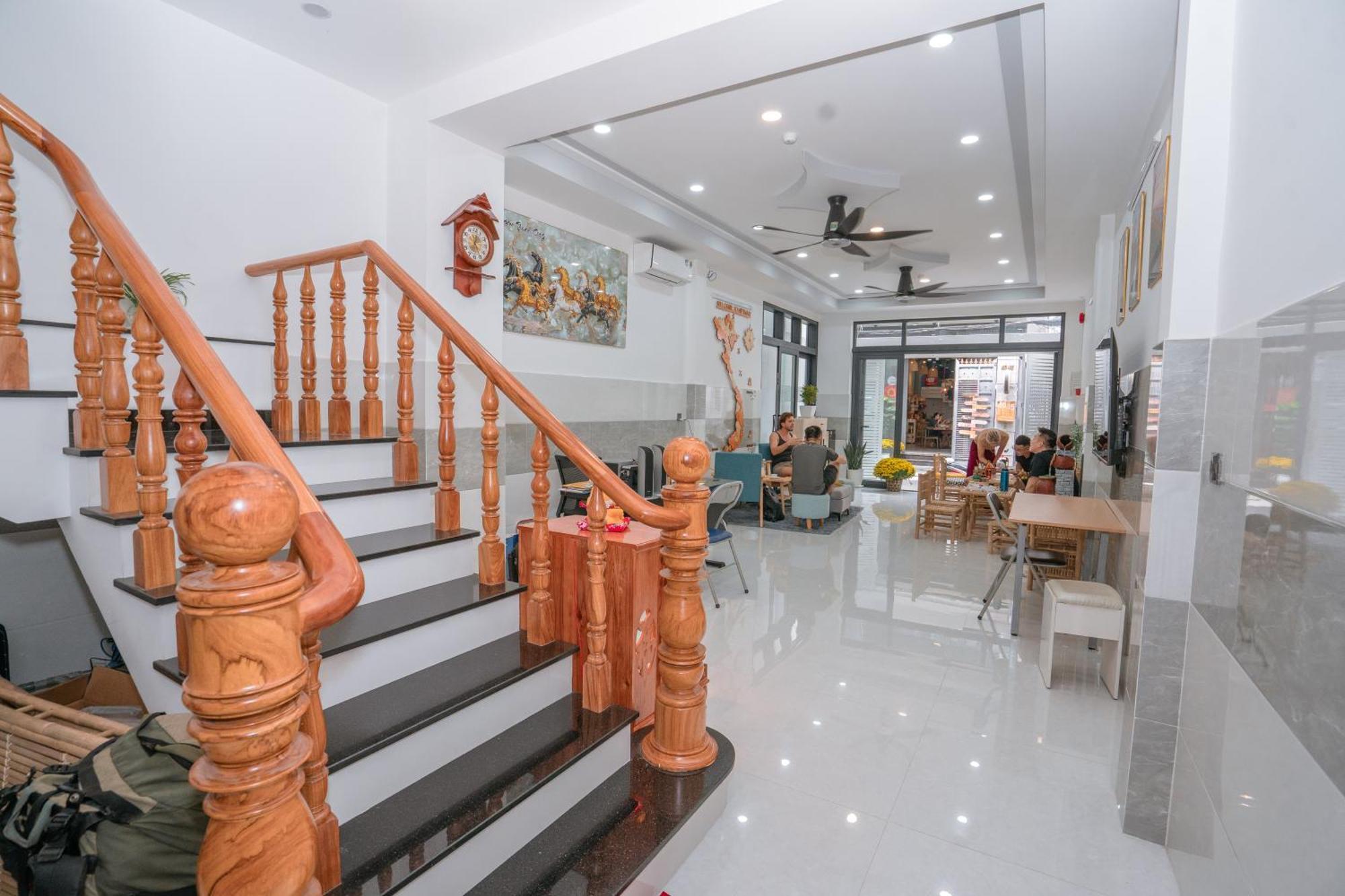 Aloha Saigon Premium Hostel By Local Travel Experts - Newly Opened, Less-Touristy Location, Spacious Rooms, Glass Shower Bathroom, Free Breakfast & Walking Tour โฮจิมินห์ซิตี้ ภายนอก รูปภาพ
