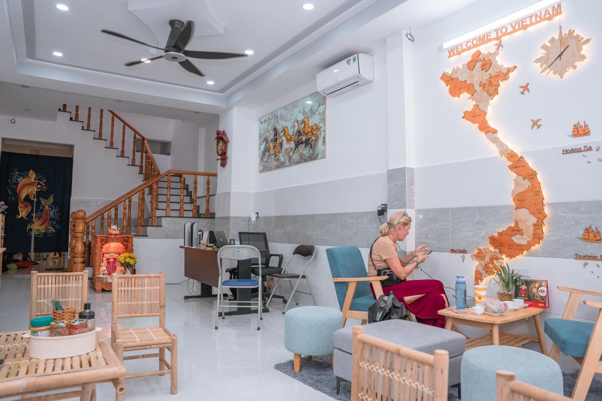 Aloha Saigon Premium Hostel By Local Travel Experts - Newly Opened, Less-Touristy Location, Spacious Rooms, Glass Shower Bathroom, Free Breakfast & Walking Tour โฮจิมินห์ซิตี้ ภายนอก รูปภาพ